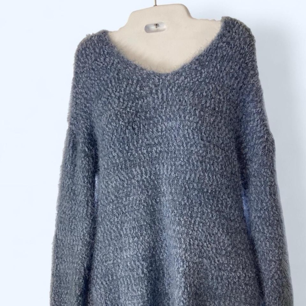 Women's Fuzzy Blue V-Neck Sweater SO S